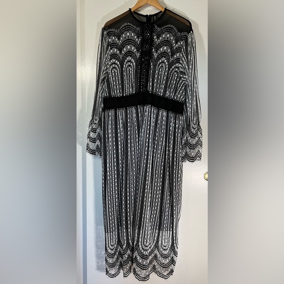 XPluswear NWT 3XL Midi Lace Long Sleeved Dress White with Black & scallop edges - Picture 2 of 7